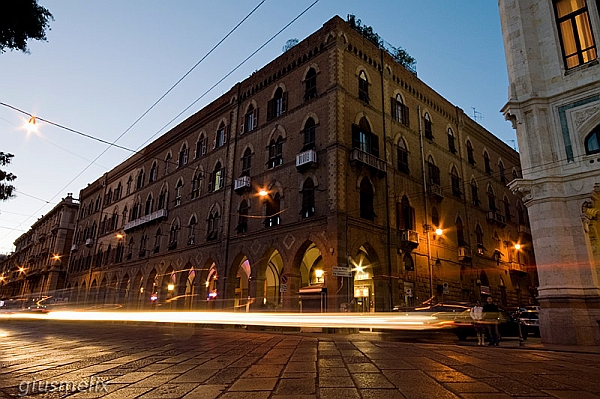Via Roma by night (IMG_7159_1rid).jpg
